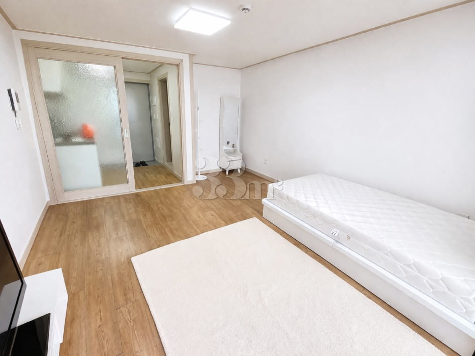 Studio apartment in central Seosan 3th image