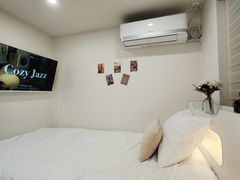 Room 202 1th image