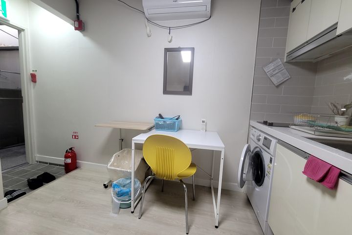 Newly built studio apartment within walking d 5th image