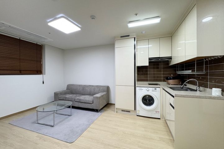 Pyeongtaek two-bedroom apartment with full op 5th image