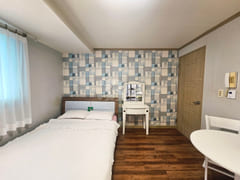 Studio apartment, 15 minutes from Yeungnam Un 1th image