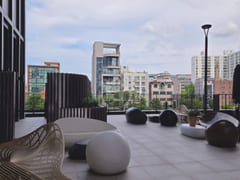 High-end hotel-style suite 14th image