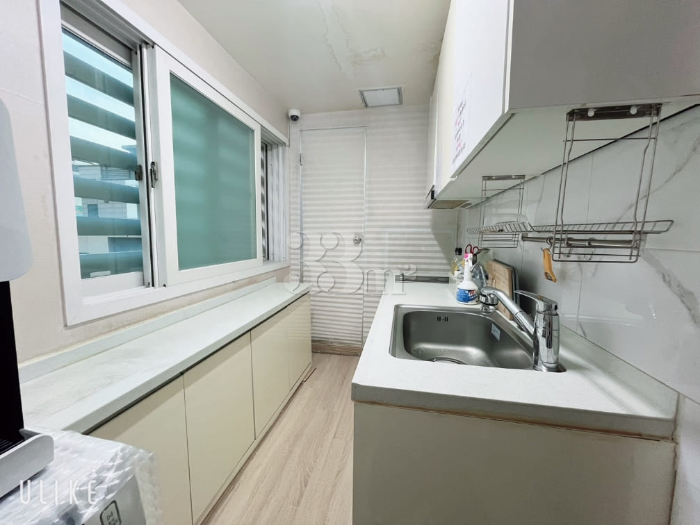 2-minute walk from Sinchon Station (Line 2) 12th image