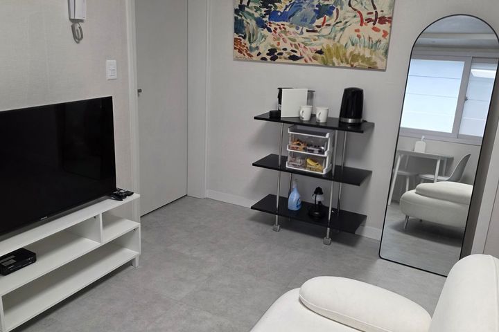 🌟[Premium] Fully Furnished 1.5-Room Unit🌟 5th image