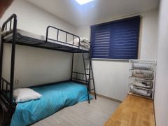 3-bedroom, 2-bathroom apartment near the subw 12th image