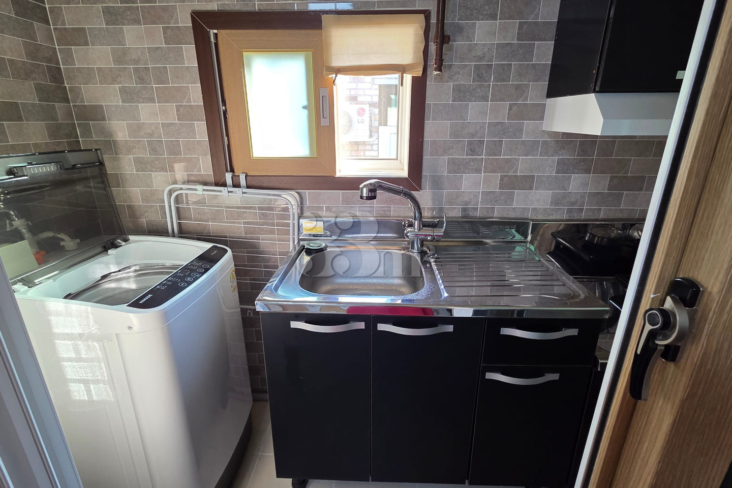 Studio apartment, 2-minute walk to Jeonbuk Na 9th image