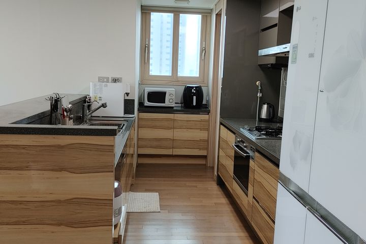 Spacious 3-bedroom apartment in Cheongna, Inc 6th image