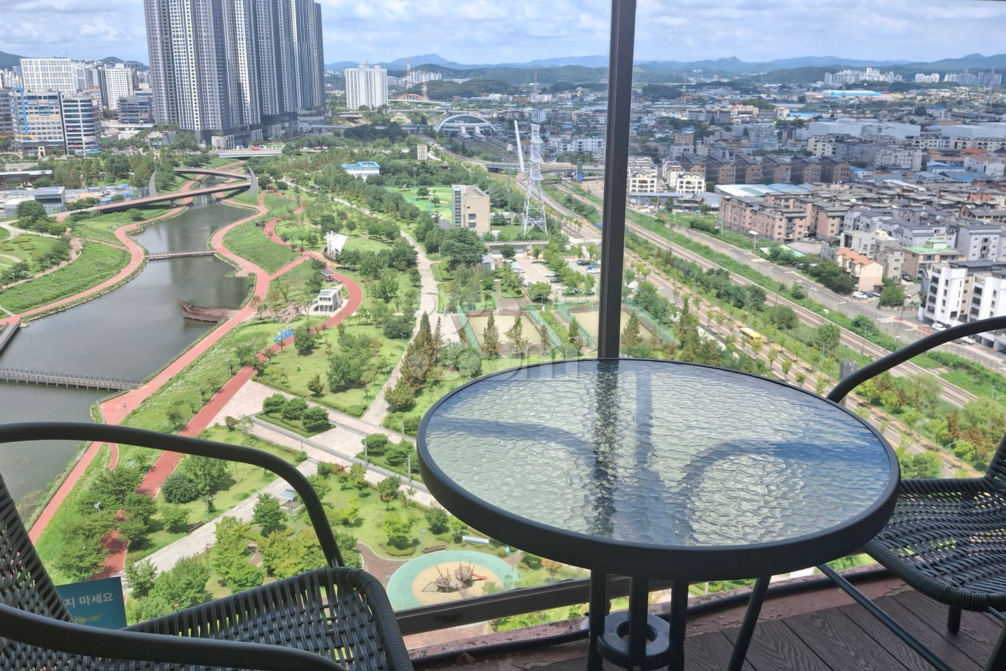 The best lake view at Yadang Station 1th image