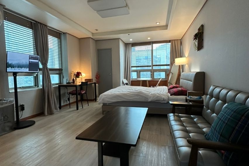 ⛰️신사역가로수길3분고급 1번째 이미지