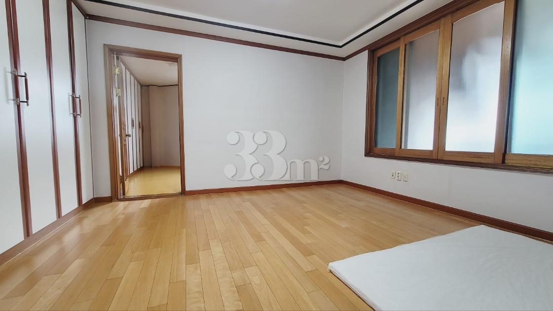 Jungang Market Haengbok-vil 3-Room Unit 12th image