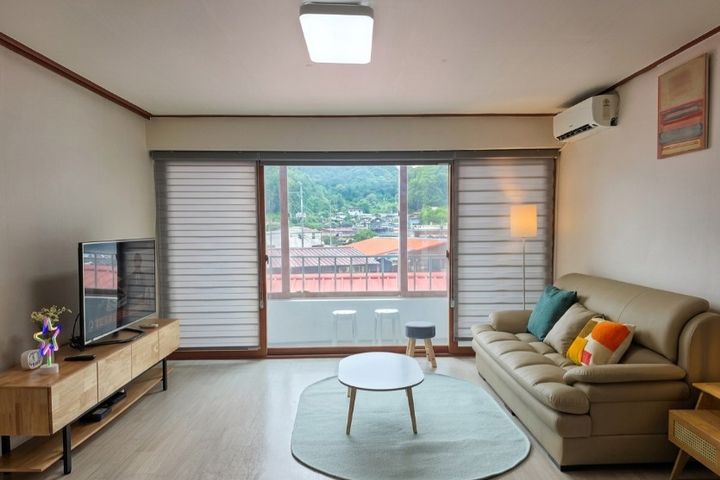 Spacious, Great-Value 2-Room Unit (Sleeps 3) 1th image