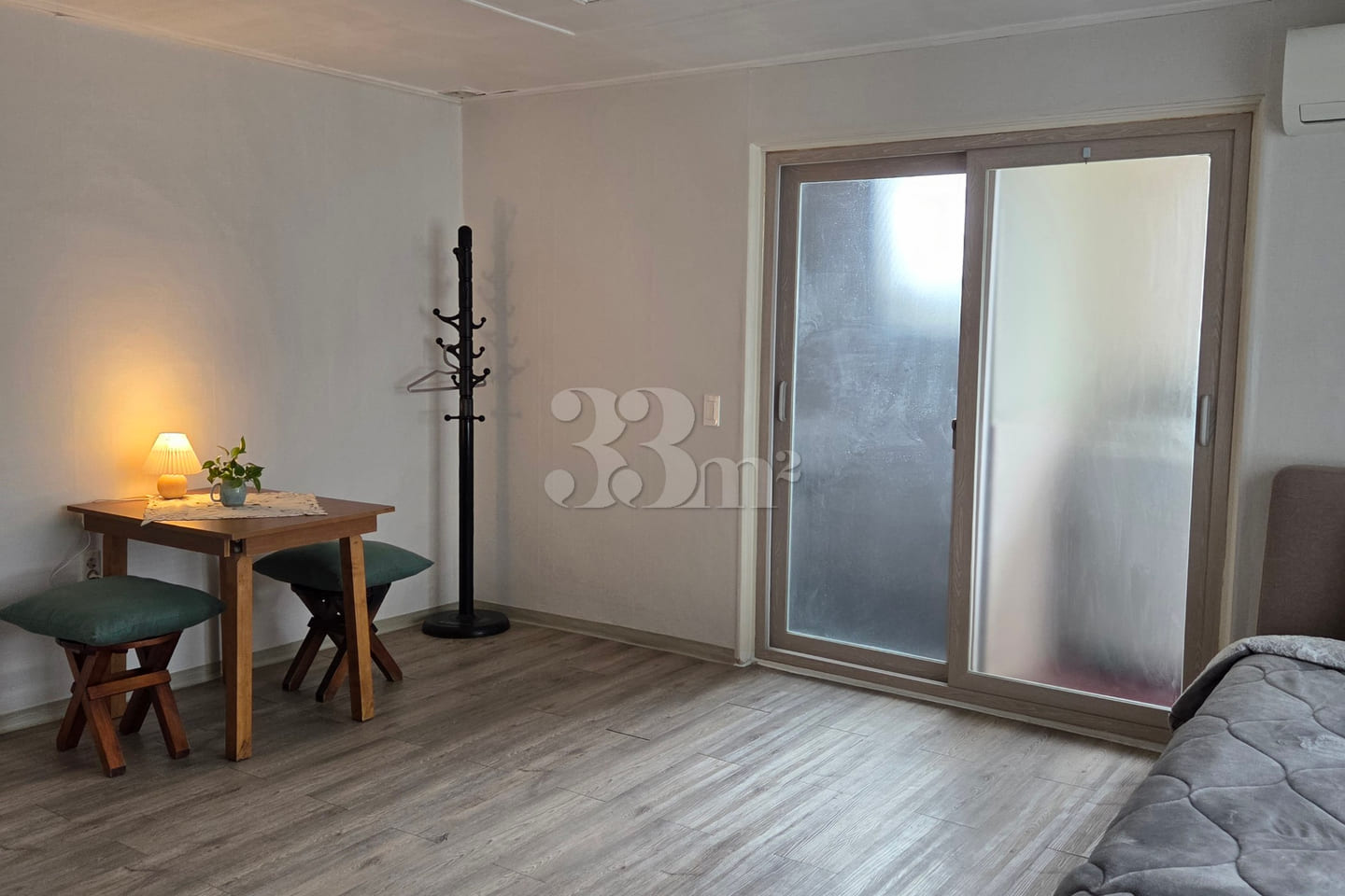 3rd Floor, Room 303 1th image