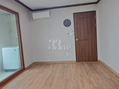 1.5-room unit with a spacious room and living 7th image