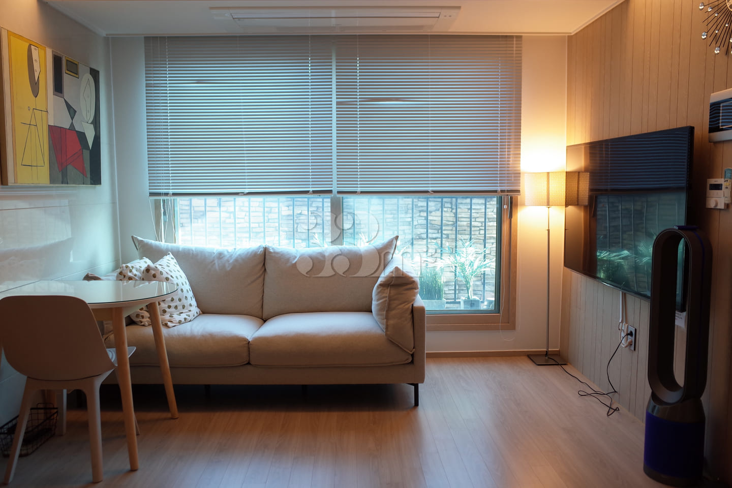 Charming two-bedroom apartment near Yeomchang 1th image