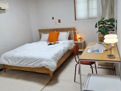 Short-term rental specialist accommodation 1 2th image
