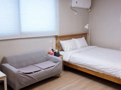 Sunny studio apartment near Songpa Station 1th image