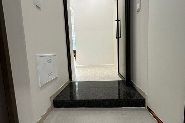 Newly built spacious two-room unit; parking a 14th image