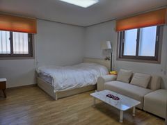 A Room Lingering with the Scent of Tangerines 7th image