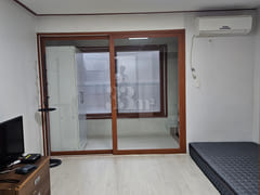 Room 204 2th image