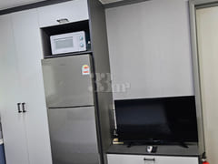 Convenient transportation and parking, studio 5th image
