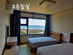 Gongcheonpo Beach 3-Story Private House 0th image