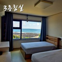 Gongcheonpo Beach 3-Story Private House Unit Image