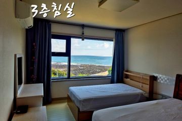 Gongcheonpo Beach 3-Story Private House