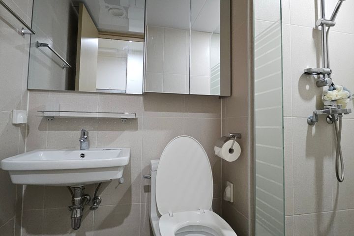 Gasan Station. Clean, well-secured duplex. 15th image