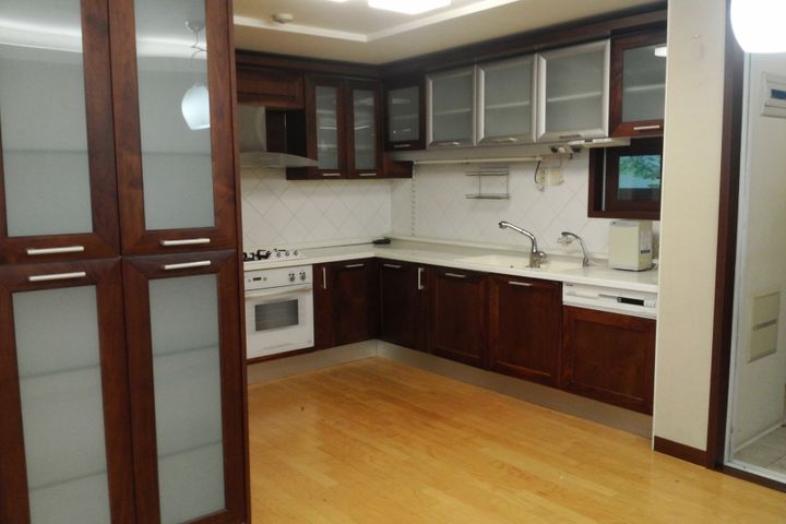 50-pyeong apartment, 4 rooms, 2 bathrooms 2th image