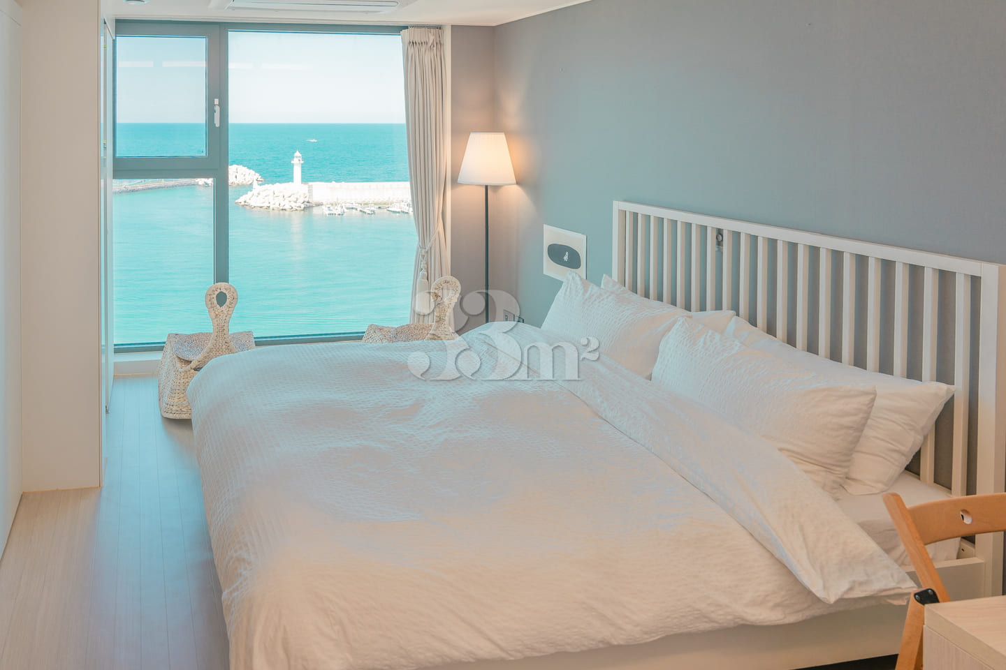Jeju high-rise unit with full amenities and o 3th image
