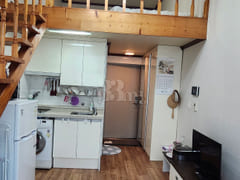 Spacious, bright, and quiet duplex 3th image