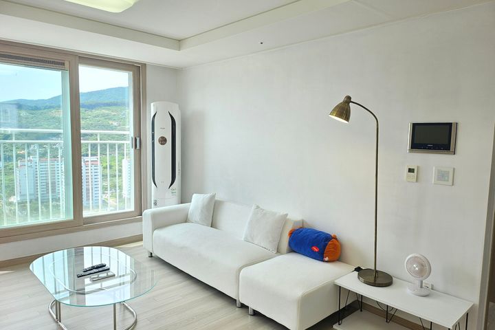 Neat home with an ocean view 5th image