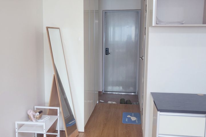 Spacious room, stylish room, close to the sta 16th image