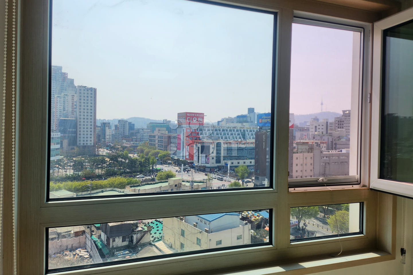 Namsan Tower view from Dongmyo Station 1th image