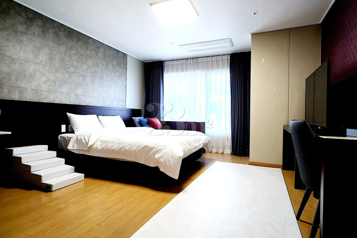 One-month stay at a beachfront duplex with a  6th image