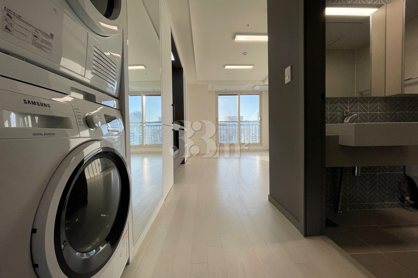 New, spacious apartment with a dryer option 0th image