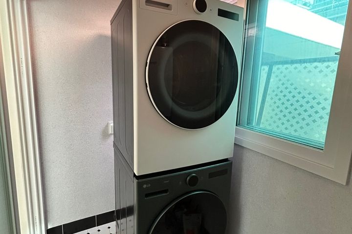 Near Hongik University Main Gate, 3 BR/2 BA 12th image