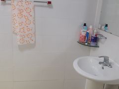 Cherry House, Room 201 5th image
