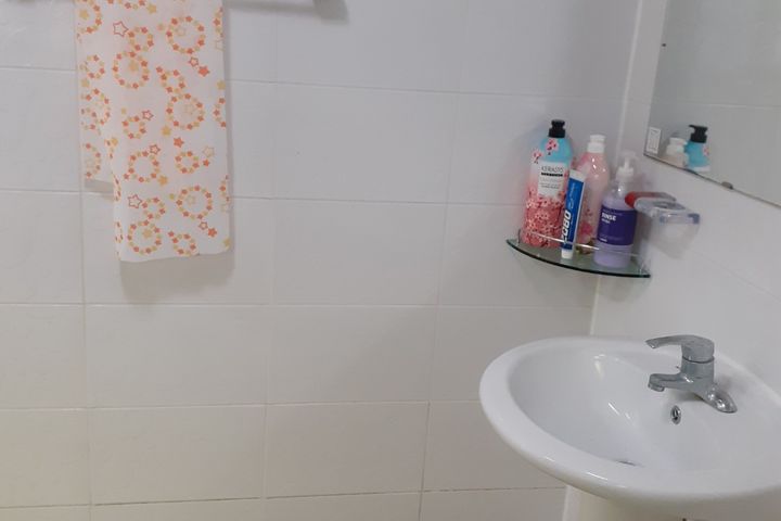 Cherry House, Room 201 5th image