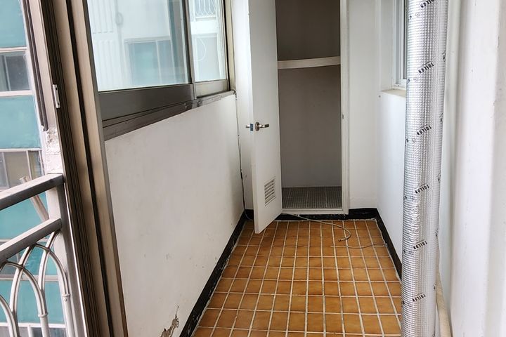 Spacious and Bright 32-Pyeong Home in Dongduc 10th image