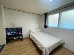 2 minutes from Nonhyeon Station (studio apart 1th image