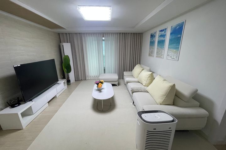 A cozy and quiet room 10th image