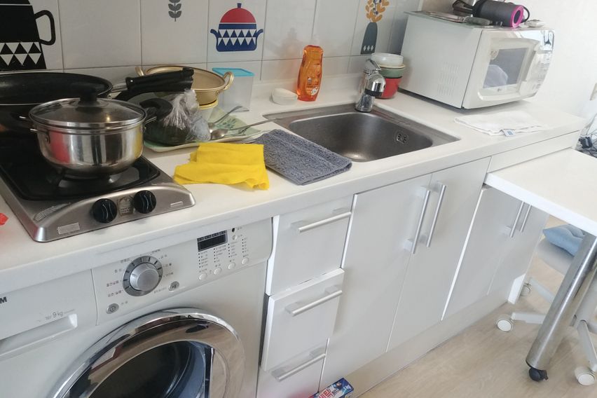 구의역까지 80미터.