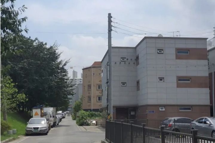 Intern-only accommodation, single room 8th image