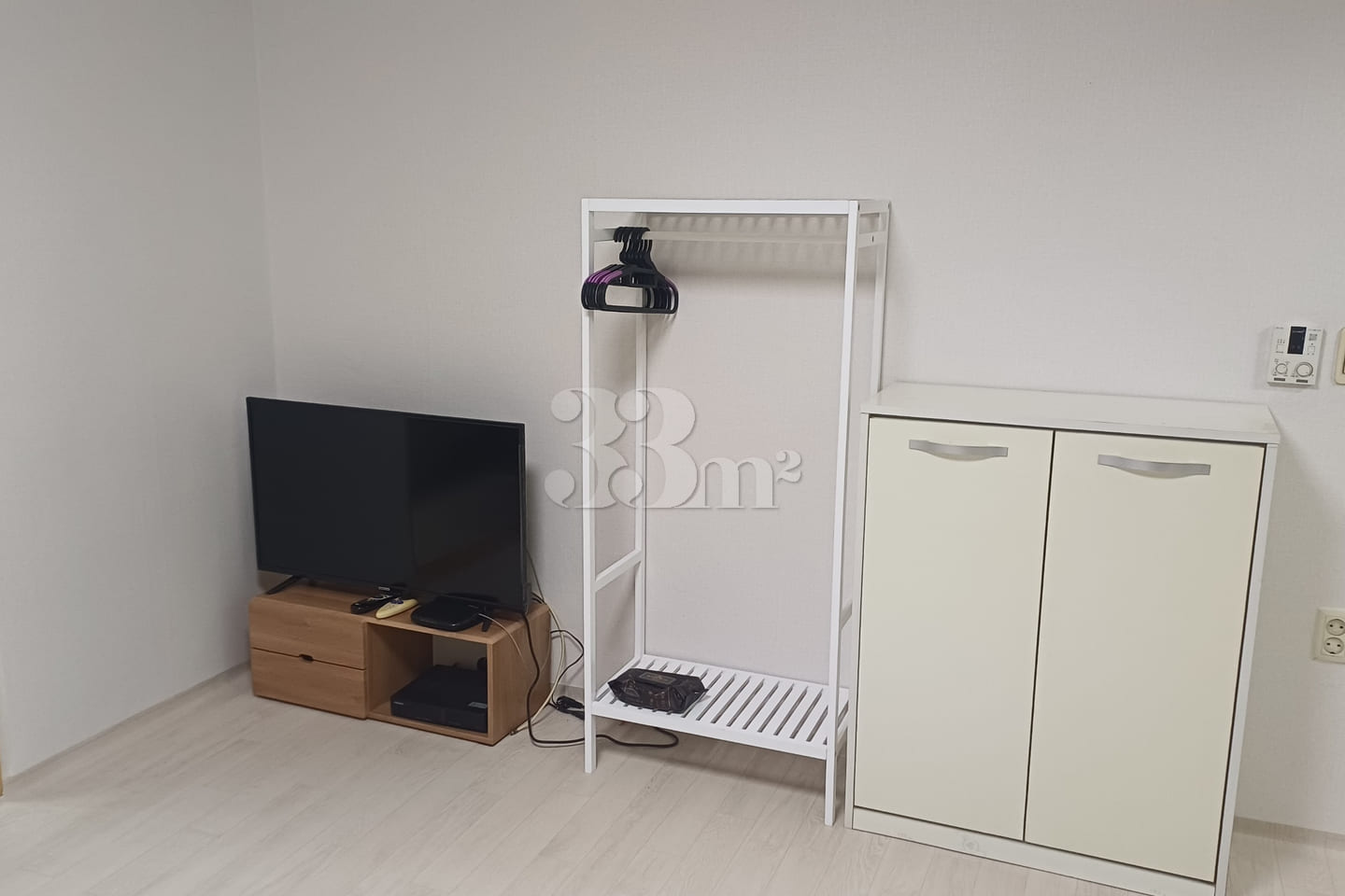Fully furnished studio apartment 6th image