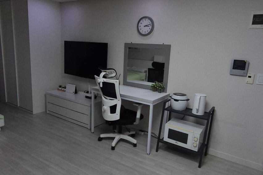 신사역 넓고 조용한방 10번째 이미지