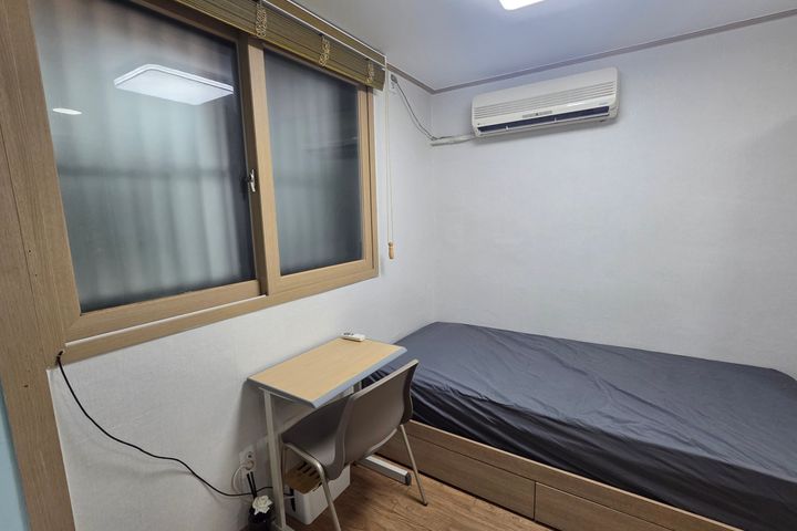 Room 203 3th image
