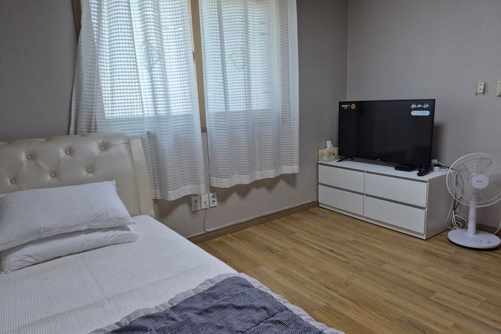 Clean 1-room apartment next to Ulsan IC 8th image
