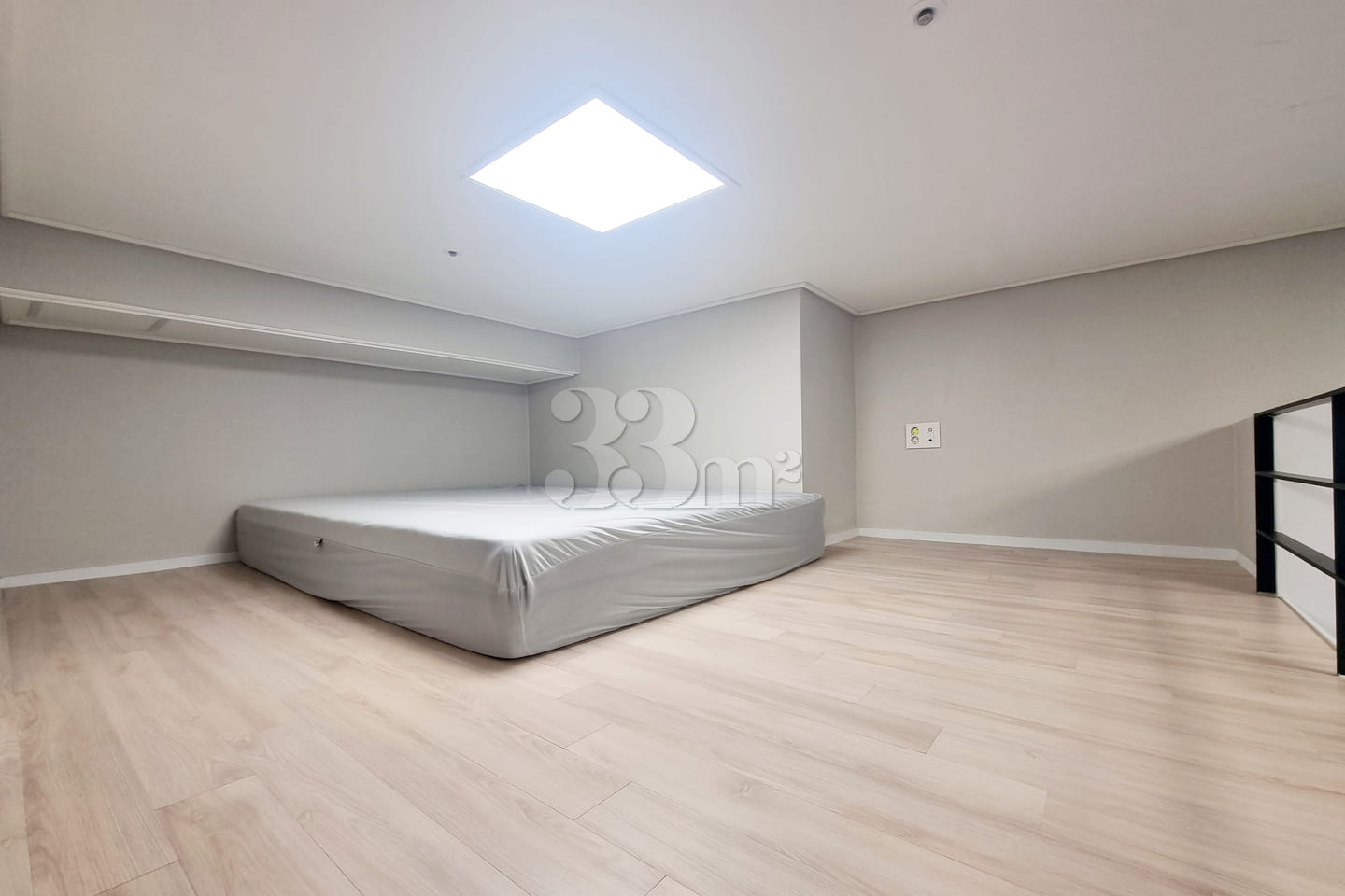 Modern Duplex, 11th Floor 4th image