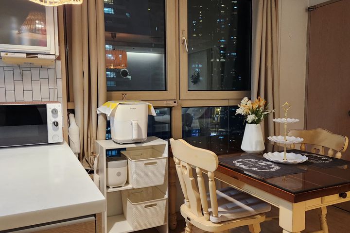 Marine City, double-sided window, large room 4th image